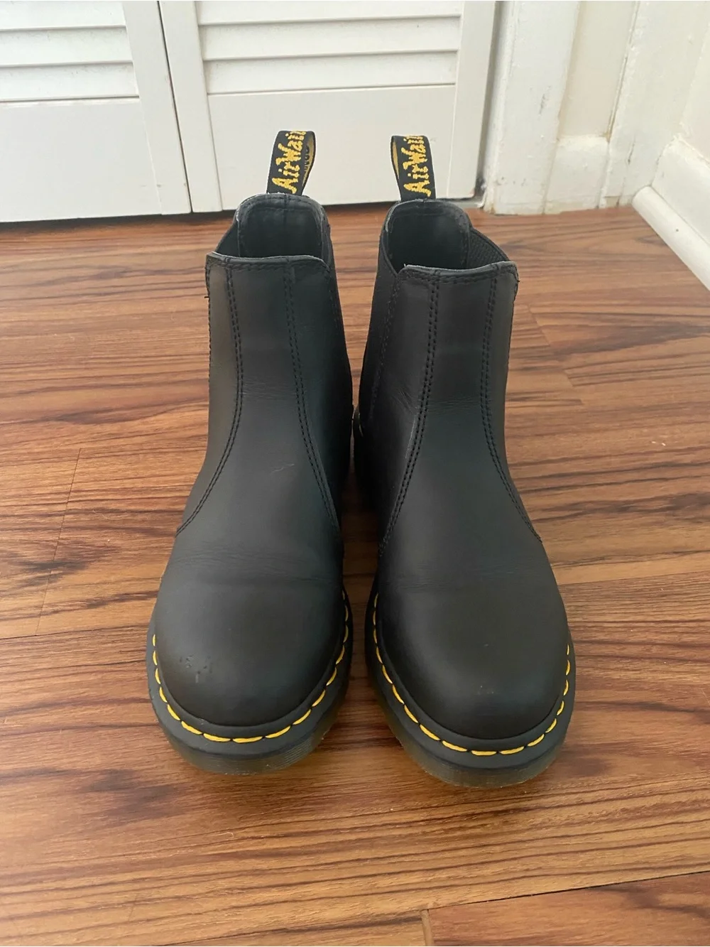 Dr. Martens 2976 Chelsea Boot in Black - Picture 2 of 9